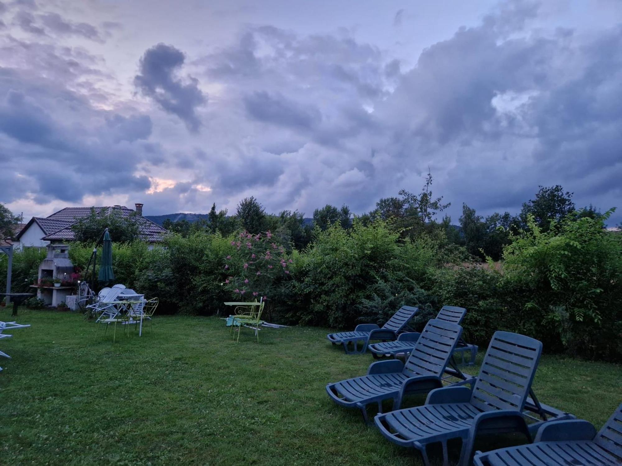 Pensiunea Poezii Alese Valea Drăganului Esterno foto